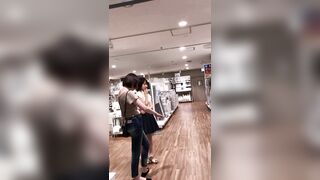 お姉さんの逆さパンチラ動画 静止画 １７１ voyeur jp 02