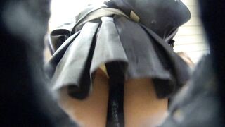パンチラ小人目線 pa to241 電車編 他 voyeur jp 01