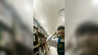 逆さ撮り スカートにぶっこみをしてみたno 15 顔撮りあり voyeur jp