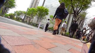 神展開 撮影バレしました 西新宿で見つけたｊｋにあざ笑われながら盗撮しました voyeur jp
