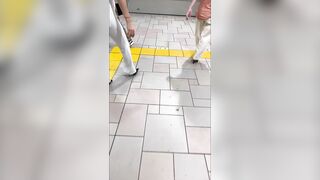 2名 galの着衣尻は興奮度合いがダンチガイ voyeur jp