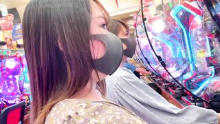パチ負け女 交渉痴漢 江戸川区o店 爆乳色白娘とシンママ 友達2人を女買い なまチンポ成功 即ハメ1名 高画質 voyeur jp